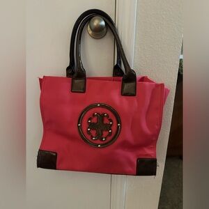 Tory Burch pink handbag- new only slightly worn.